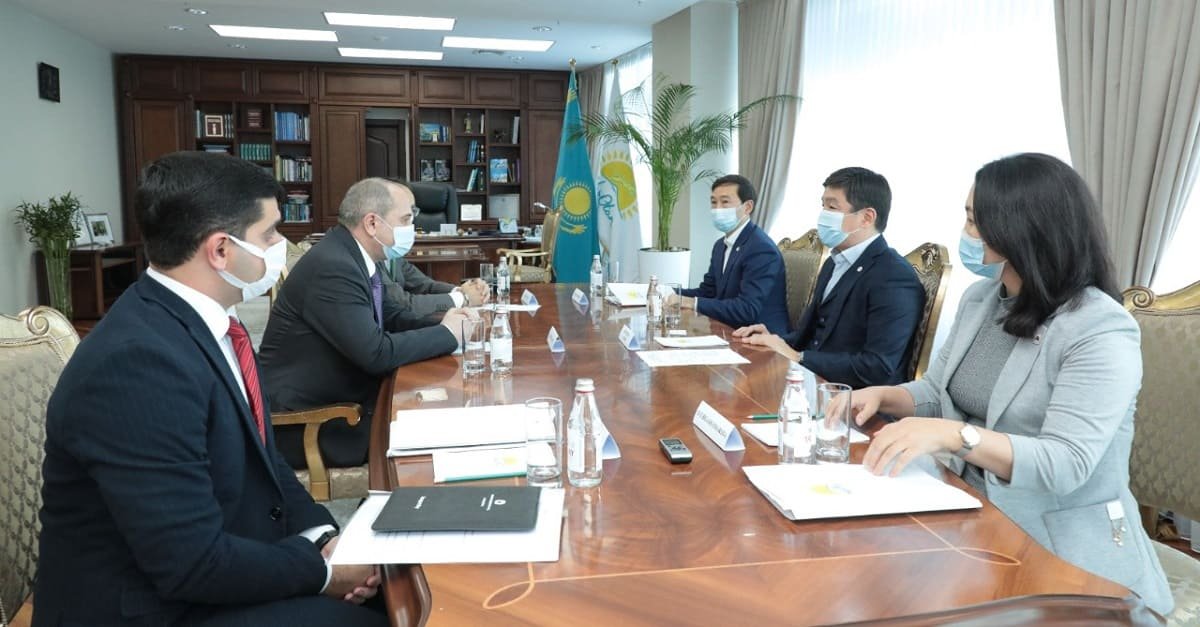 Бауыржан Байбек Әзербайжан мен Еуропаның саяси ұйымдары өкілдерімен кездесті